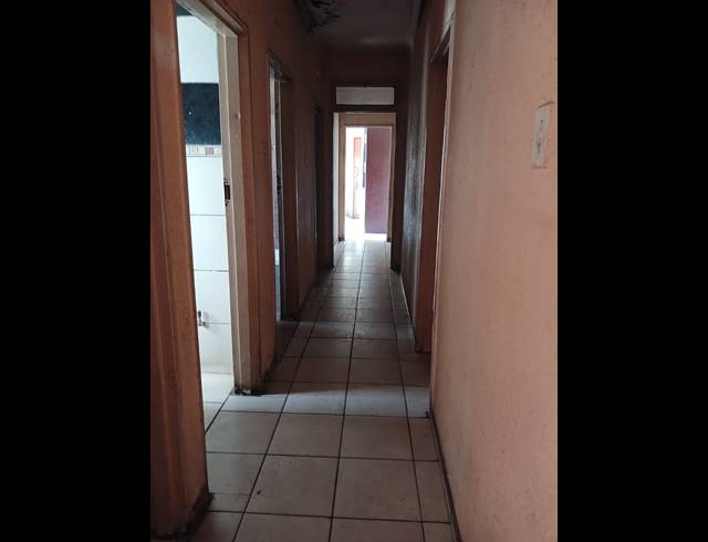11 BEDROOM HOUSE FOR SALE IN VANDERBIJLPARK CE 4